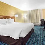 Hotel Fairfield & By Marriott 3*