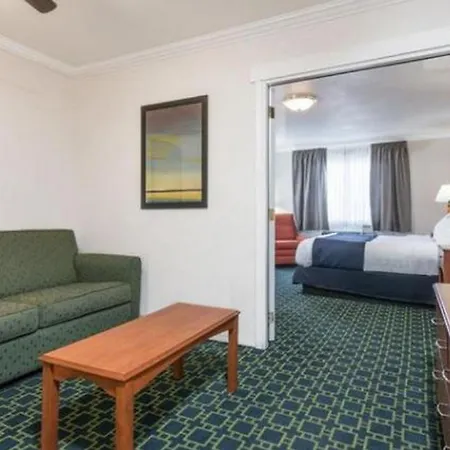 Fairfield & By Marriott