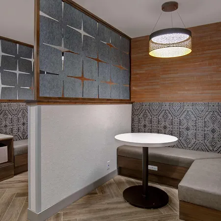Hotel Fairfield & By Marriott