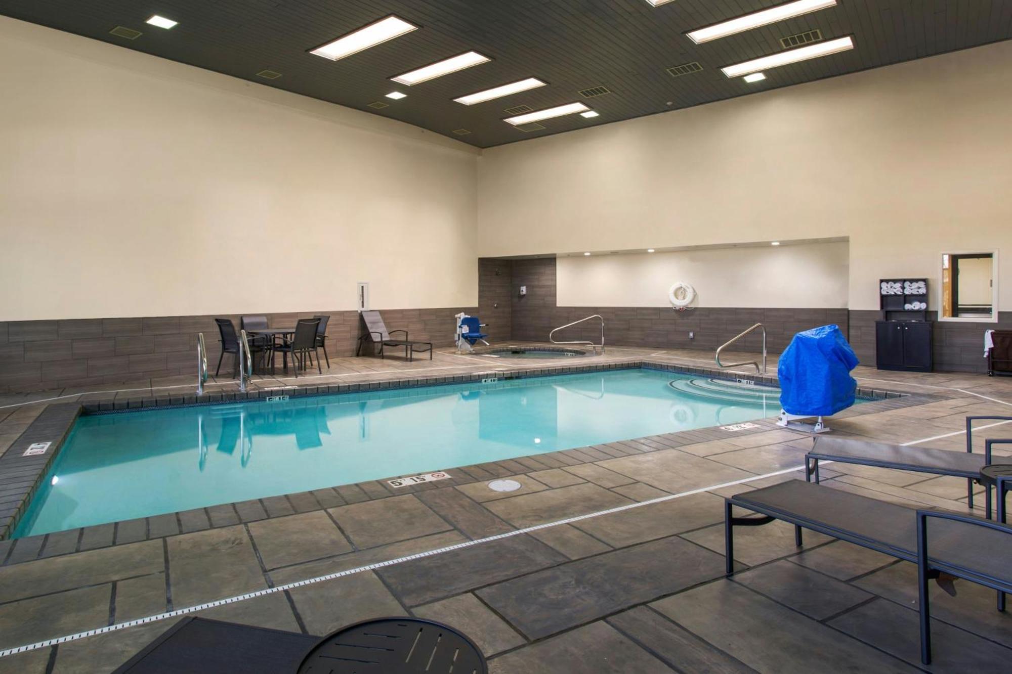 Fairfield & By Marriott 3*