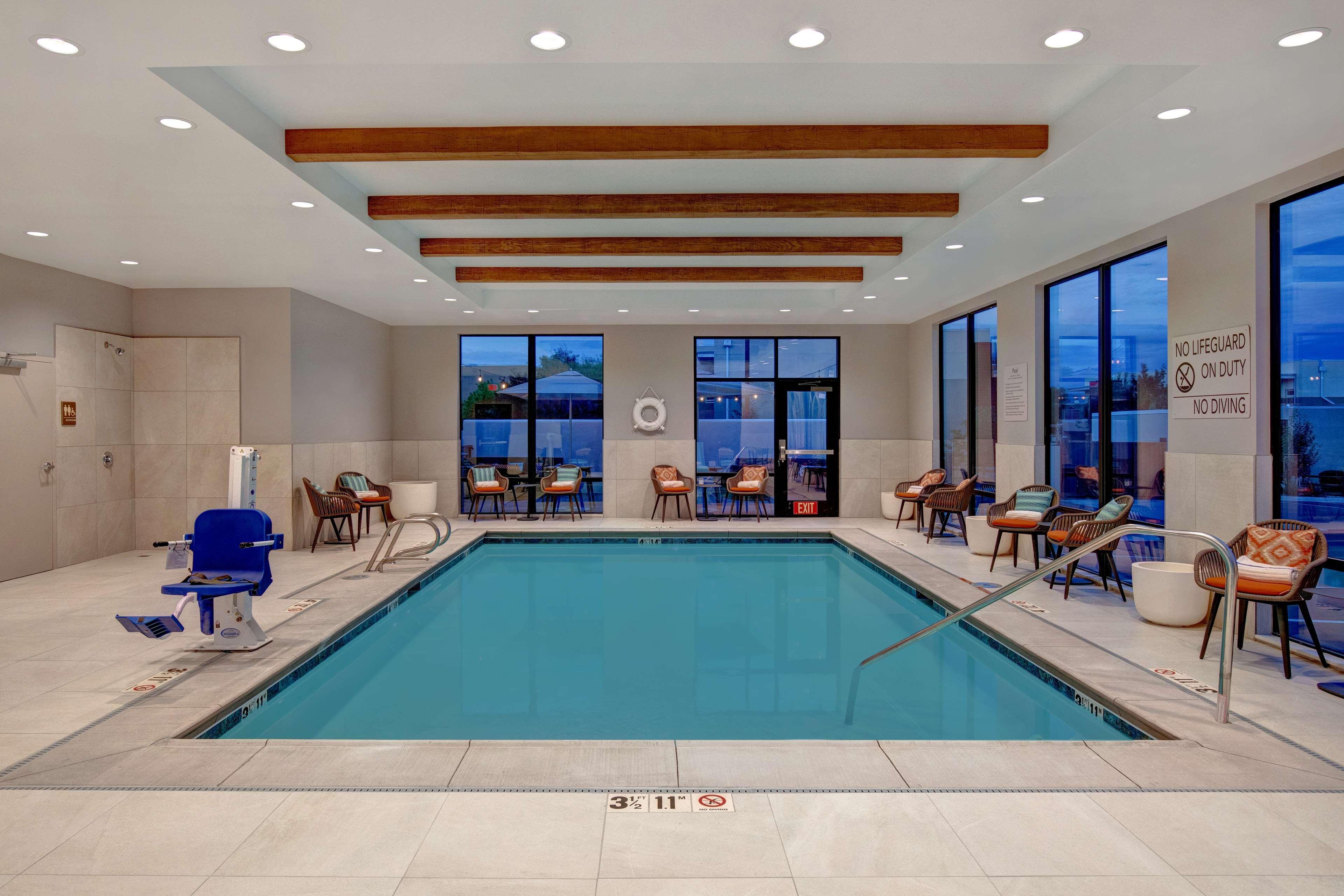 Fairfield & By Marriott Hotel 3*