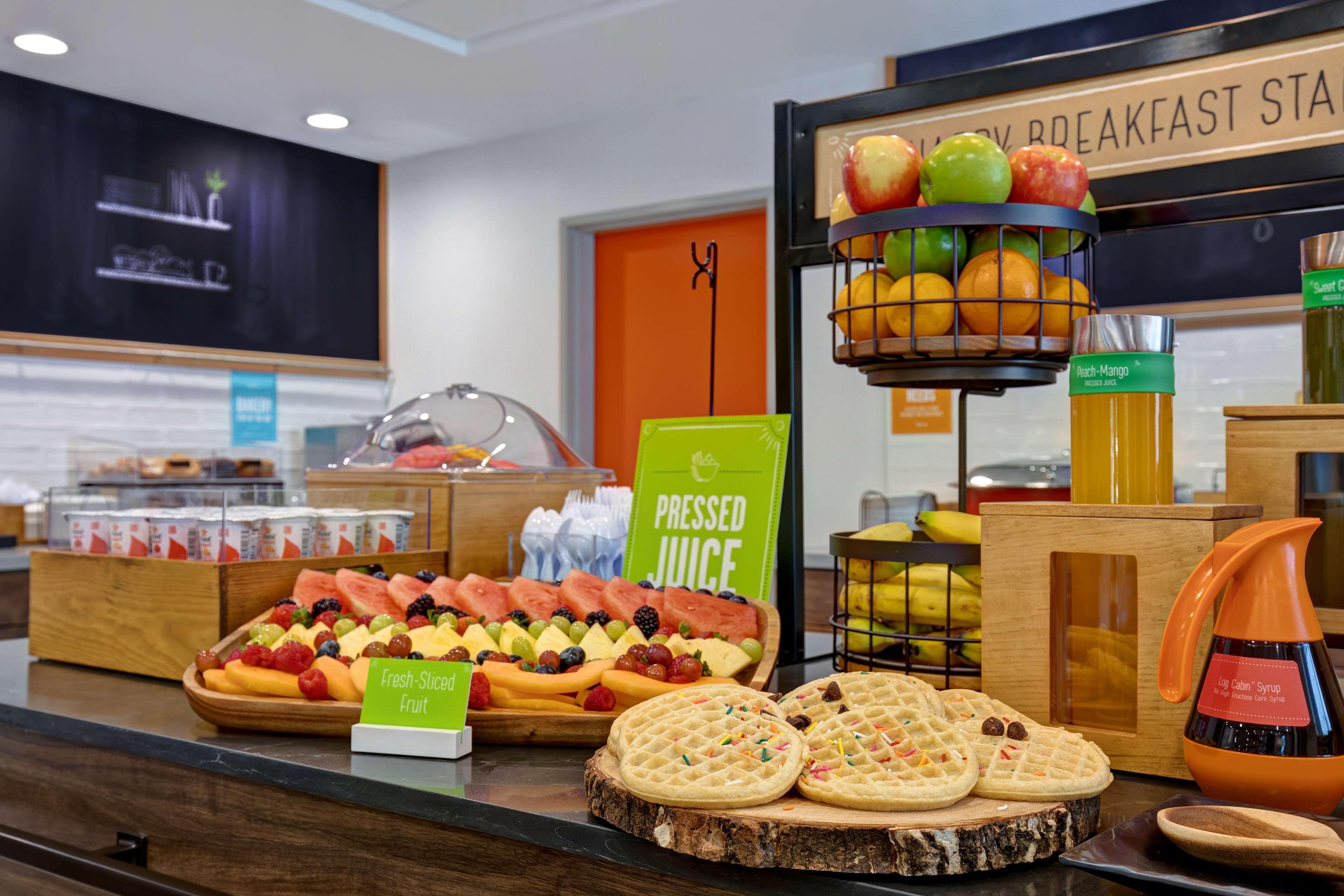 Hotel Fairfield & By Marriott 3*