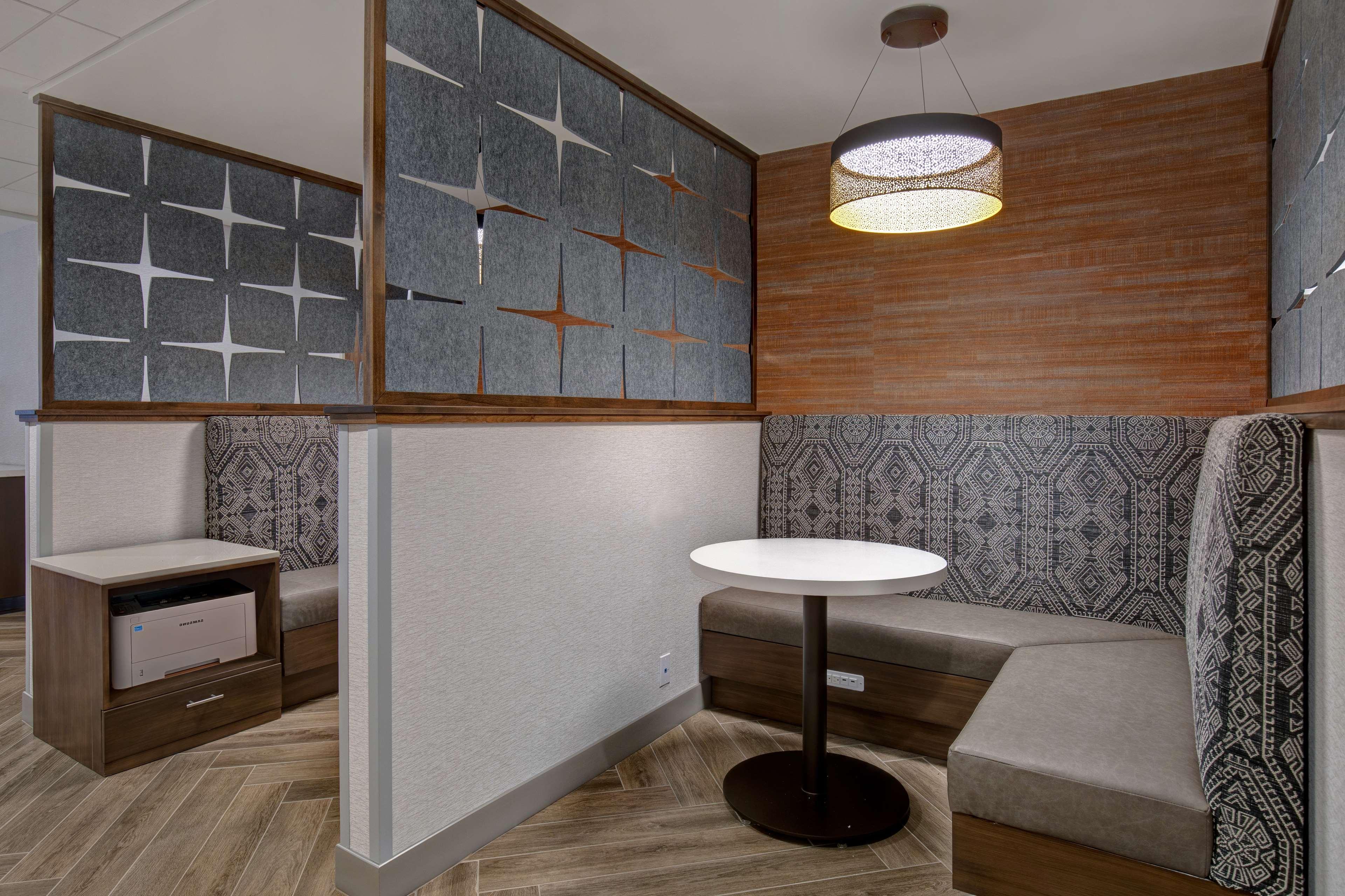 Hotel Fairfield & By Marriott