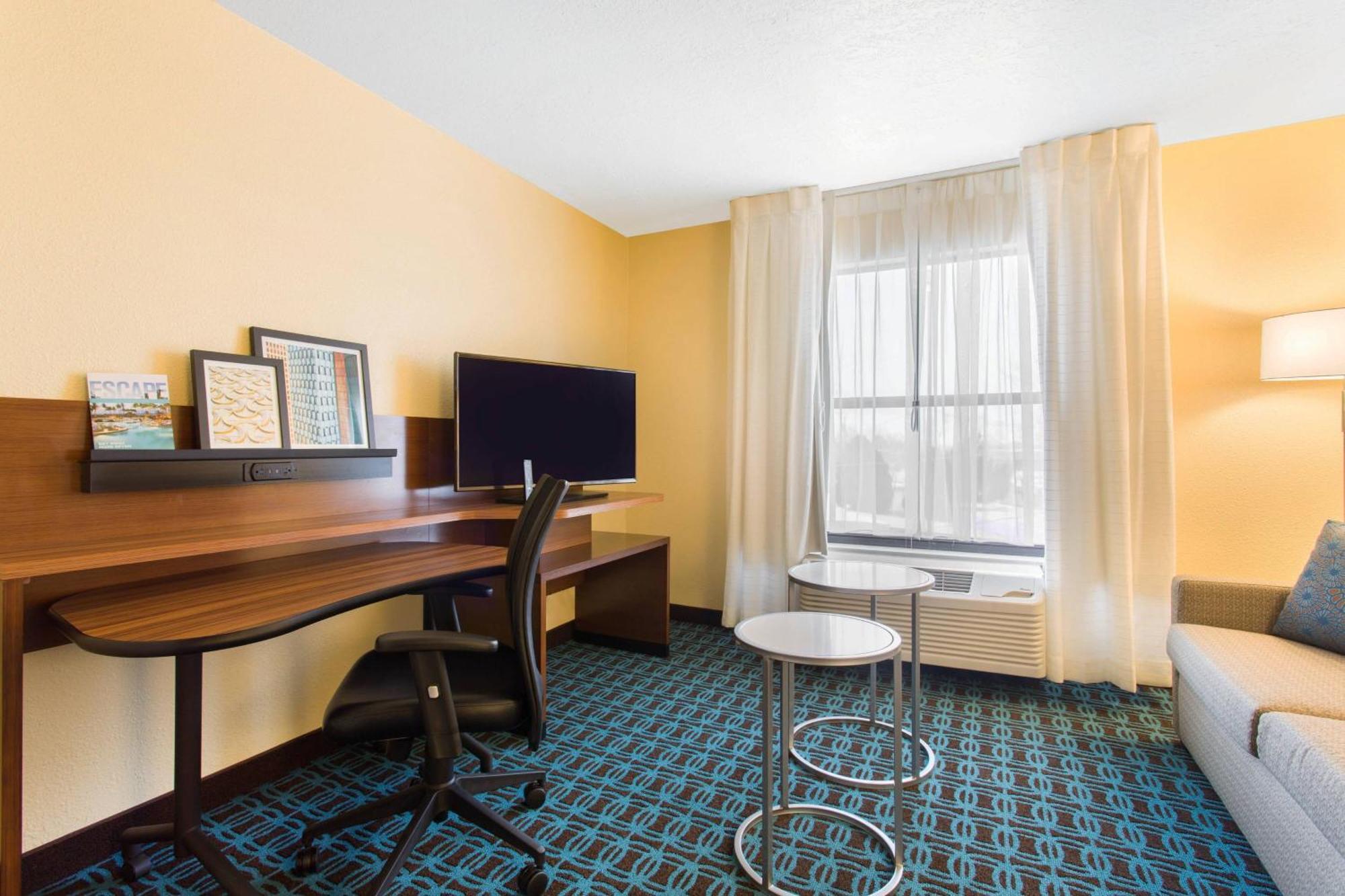 Fairfield & By Marriott Santa Fe